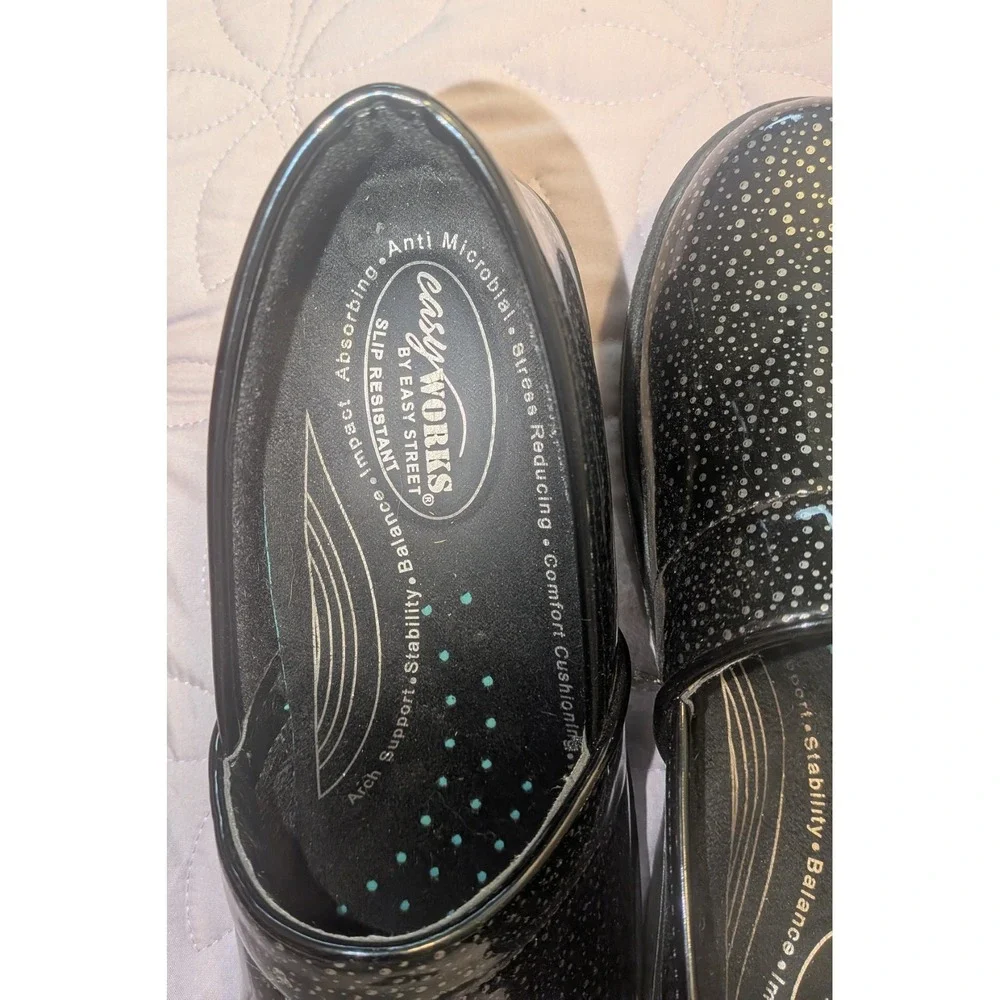 Easy Works by Easy Street Slip Resistant Women's Shoe Black Size‎ 10